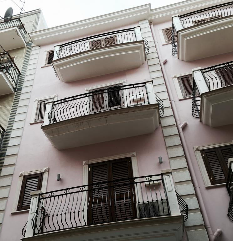 Palazzo Eliss Bed & Breakfast Margherita Di Savoia Dış mekan fotoğraf