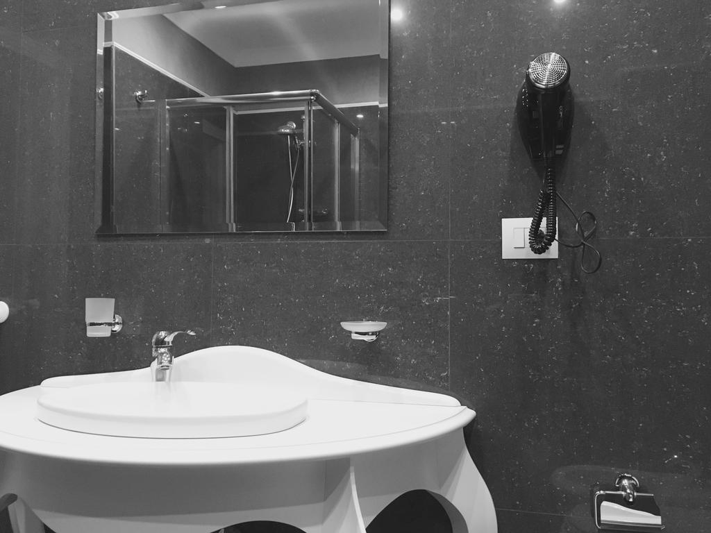 Palazzo Eliss Bed & Breakfast Margherita Di Savoia Oda fotoğraf