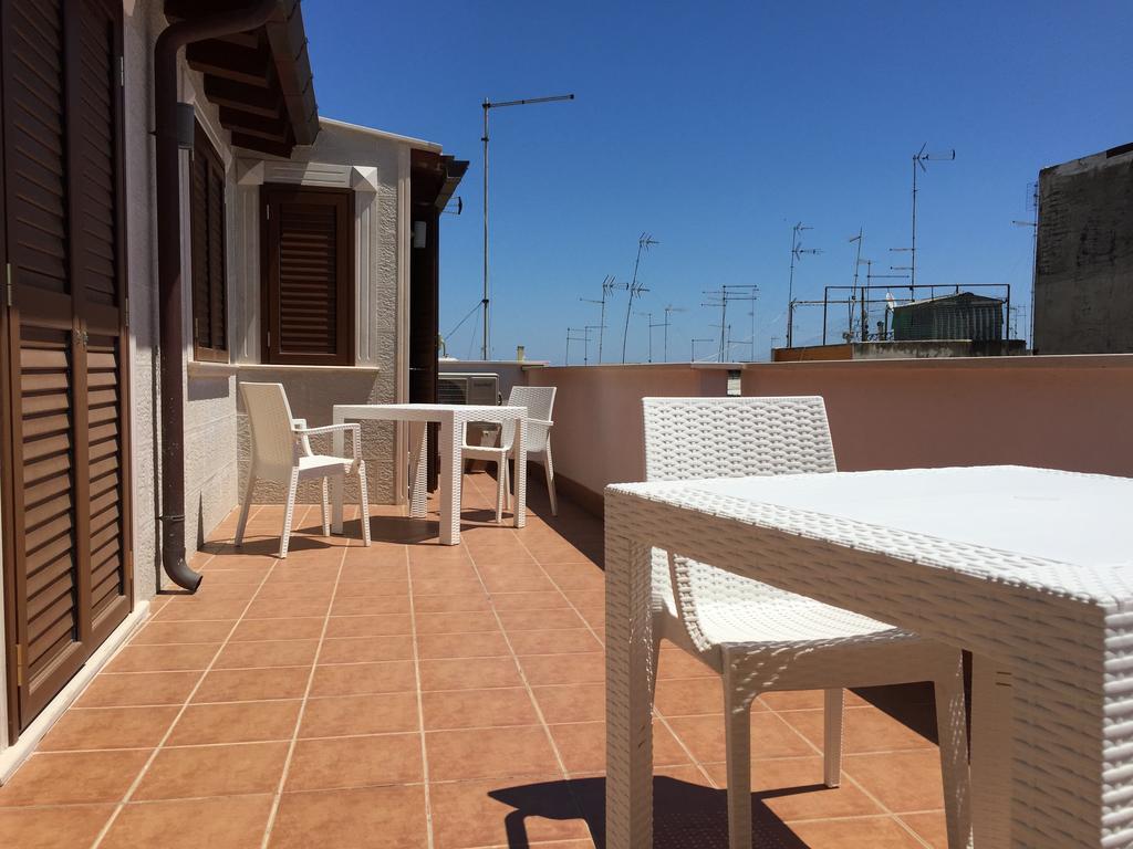 Palazzo Eliss Bed & Breakfast Margherita Di Savoia Oda fotoğraf